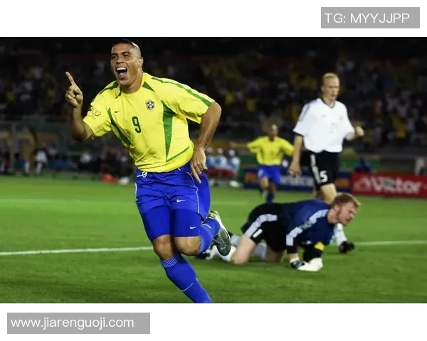 足球传奇大罗的精彩瞬间壁纸分享让你感受足球魅力与激情 足球传奇大罗的精彩瞬间壁纸分享让你感受足球魅力与激情