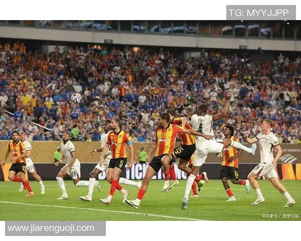 世界杯足球盛宴明星云集激情四溢展现巅峰对决的荣耀时刻