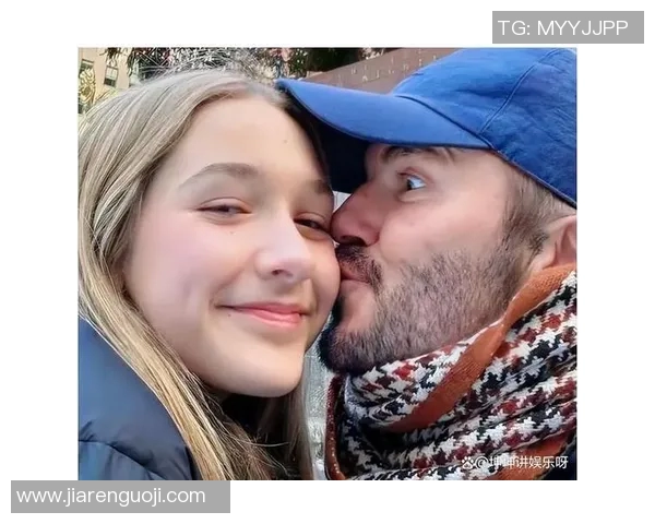 足球明星温馨时刻抱小孩视频合集展现亲子情深与运动员的另一面