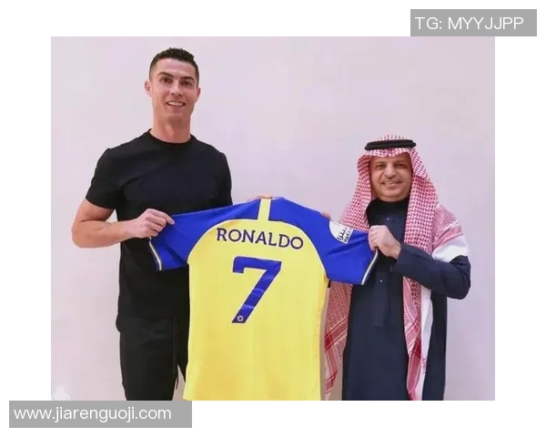 闪耀绿茵场的金链传奇足球明星与奢华饰品的完美结合